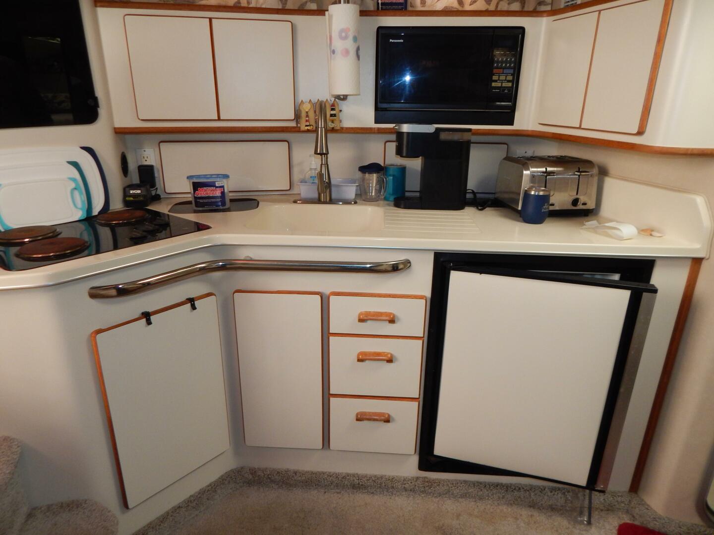 Slide: The Image of Sea Ray 37 Express 1994 - 5152759