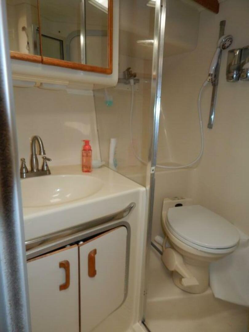 Slide: The Image of Sea Ray 37 Express 1994 - 5152763