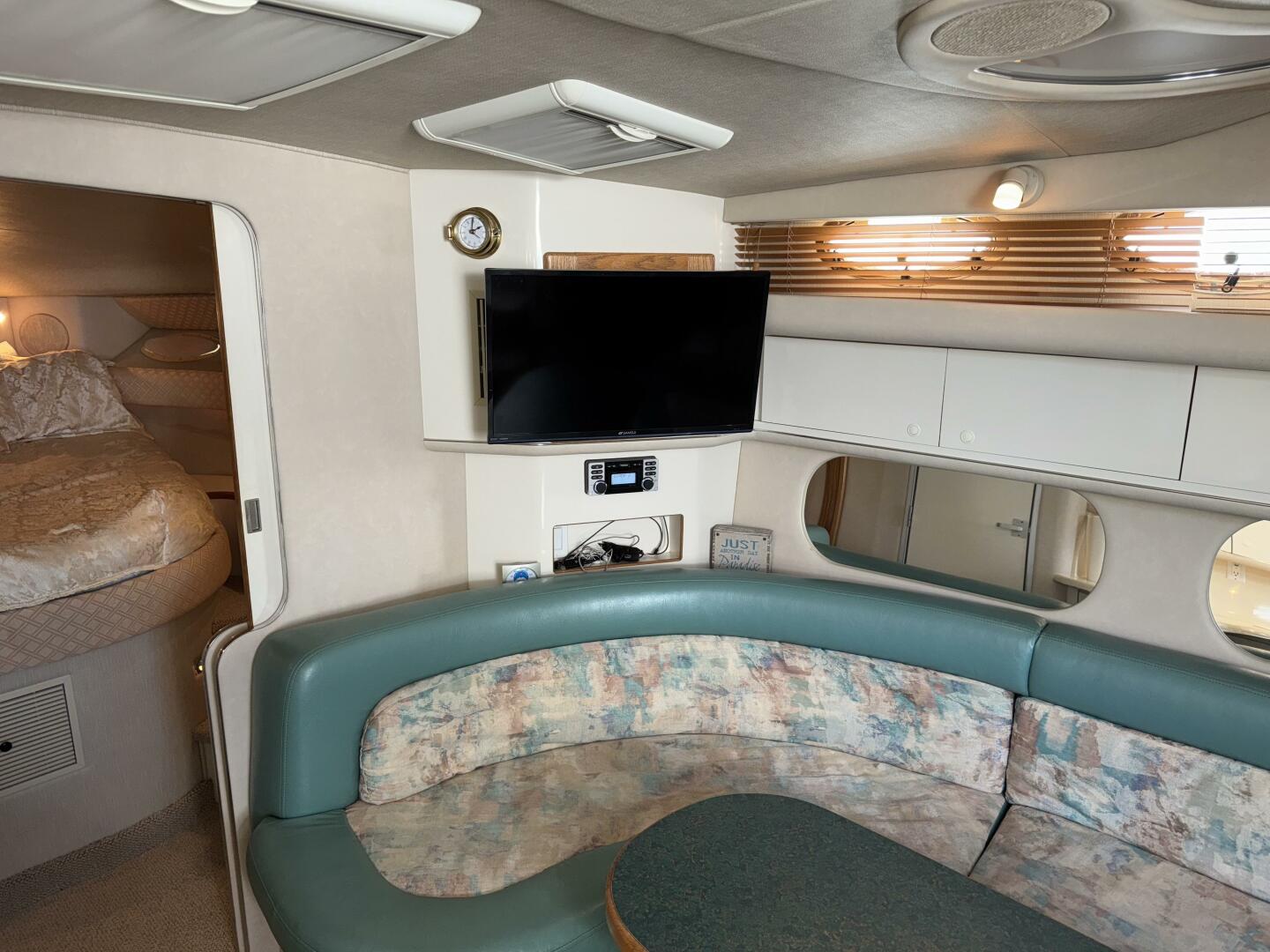 Slide: The Image of Sea Ray 37 Sundancer 1995 - 5276454