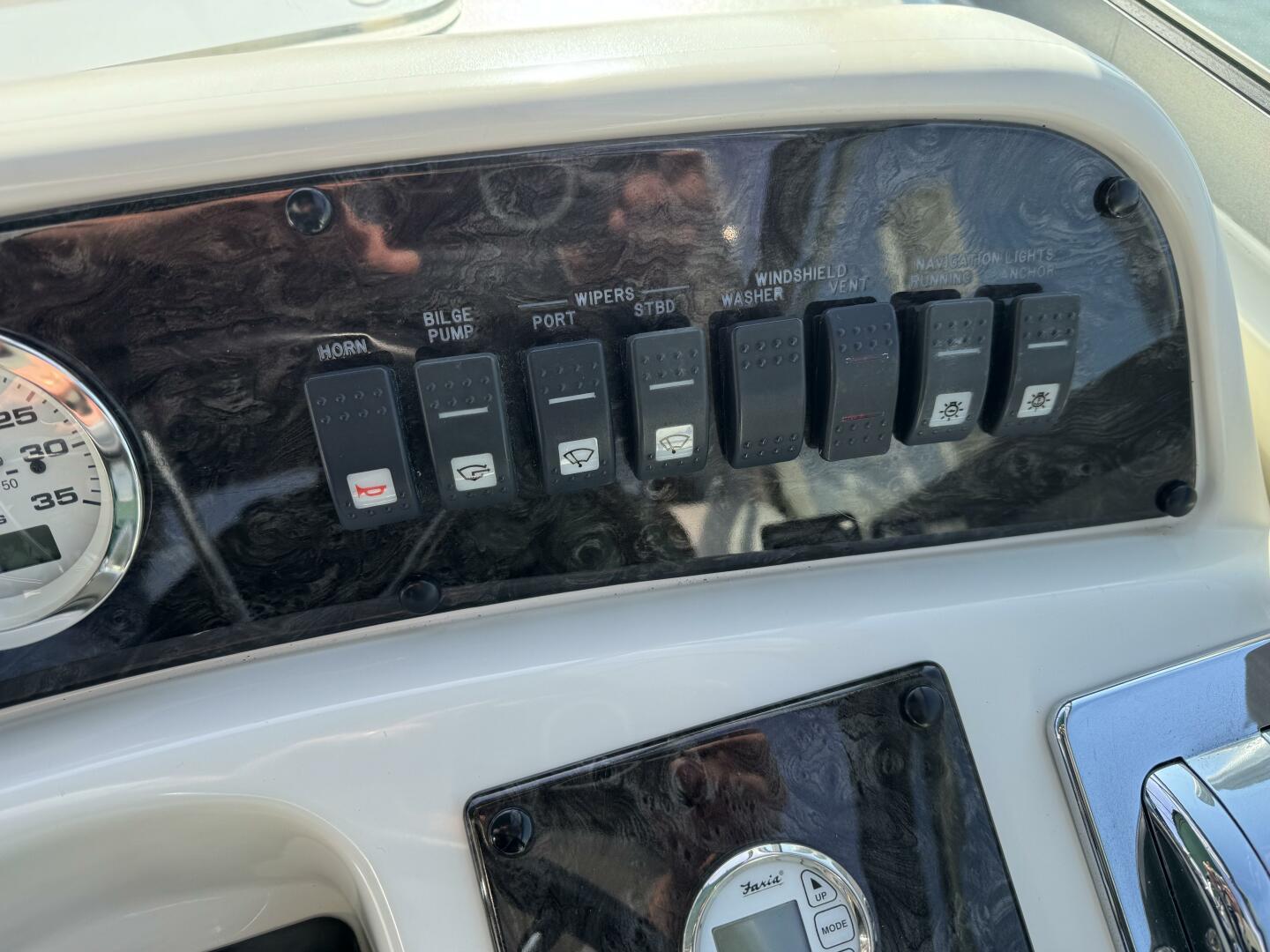 Slide: The Image of Sea Ray 37 Sundancer 1995 - 5276440