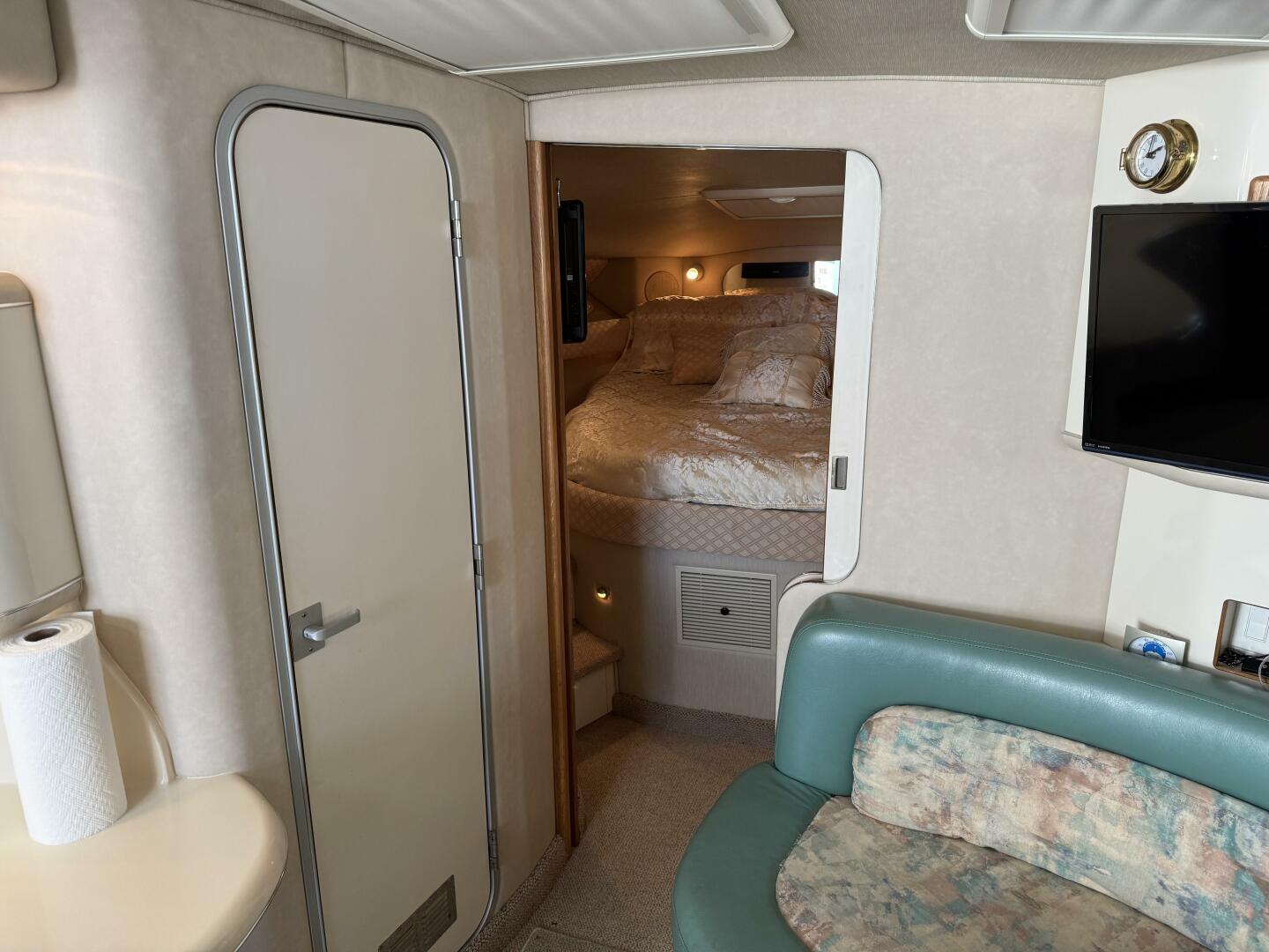 Slide: The Image of Sea Ray 37 Sundancer 1995 - 5276453