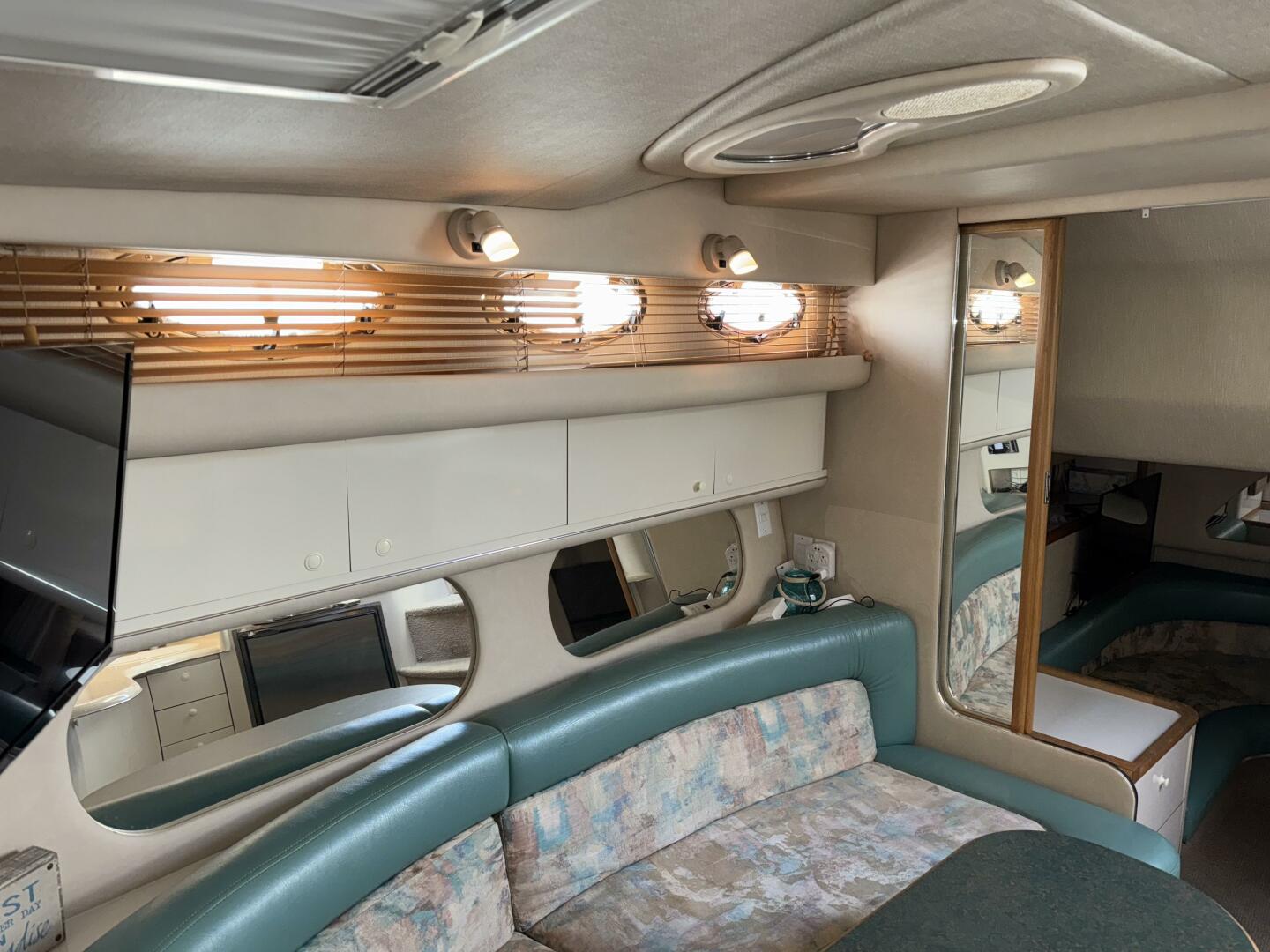 Slide: The Image of Sea Ray 37 Sundancer 1995 - 5276455