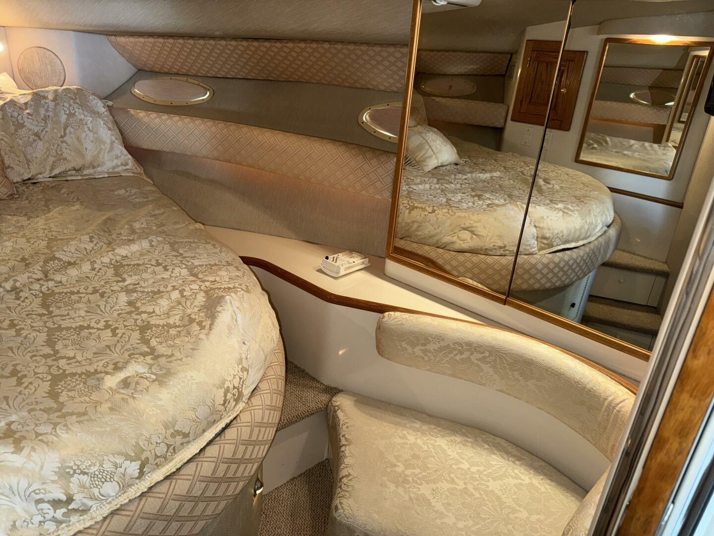 Slide: The Image of Sea Ray 37 Sundancer 1995 - 5276463