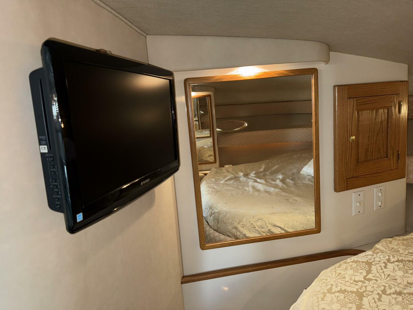 Slide: The Image of Sea Ray 37 Sundancer 1995 - 5276465