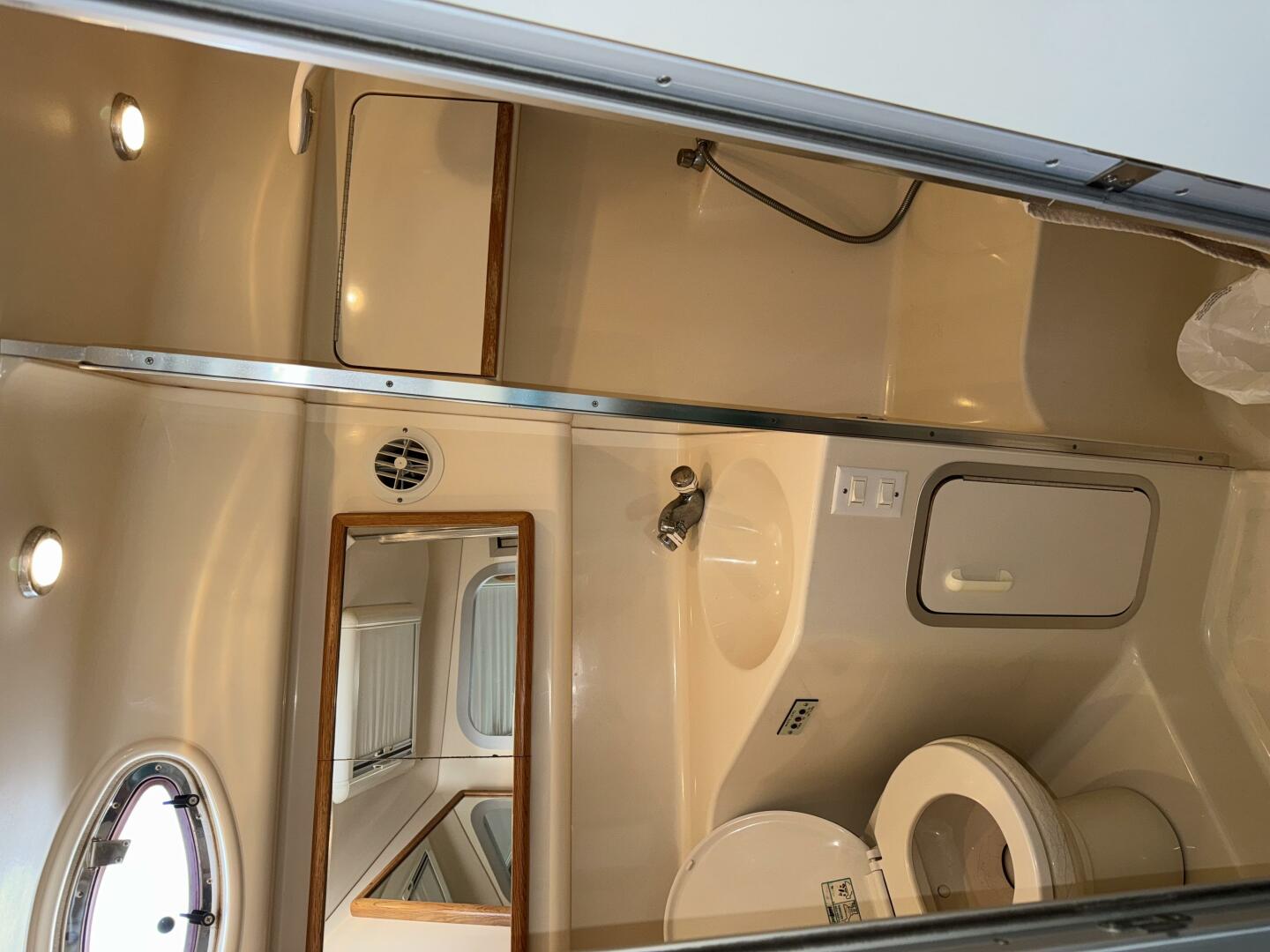 Slide: The Image of Sea Ray 37 Sundancer 1995 - 5276466