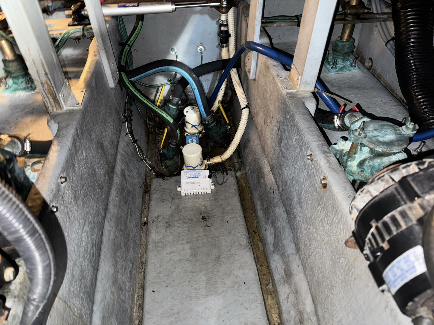 Slide: The Image of Sea Ray 37 Sundancer 1995 - 5276480