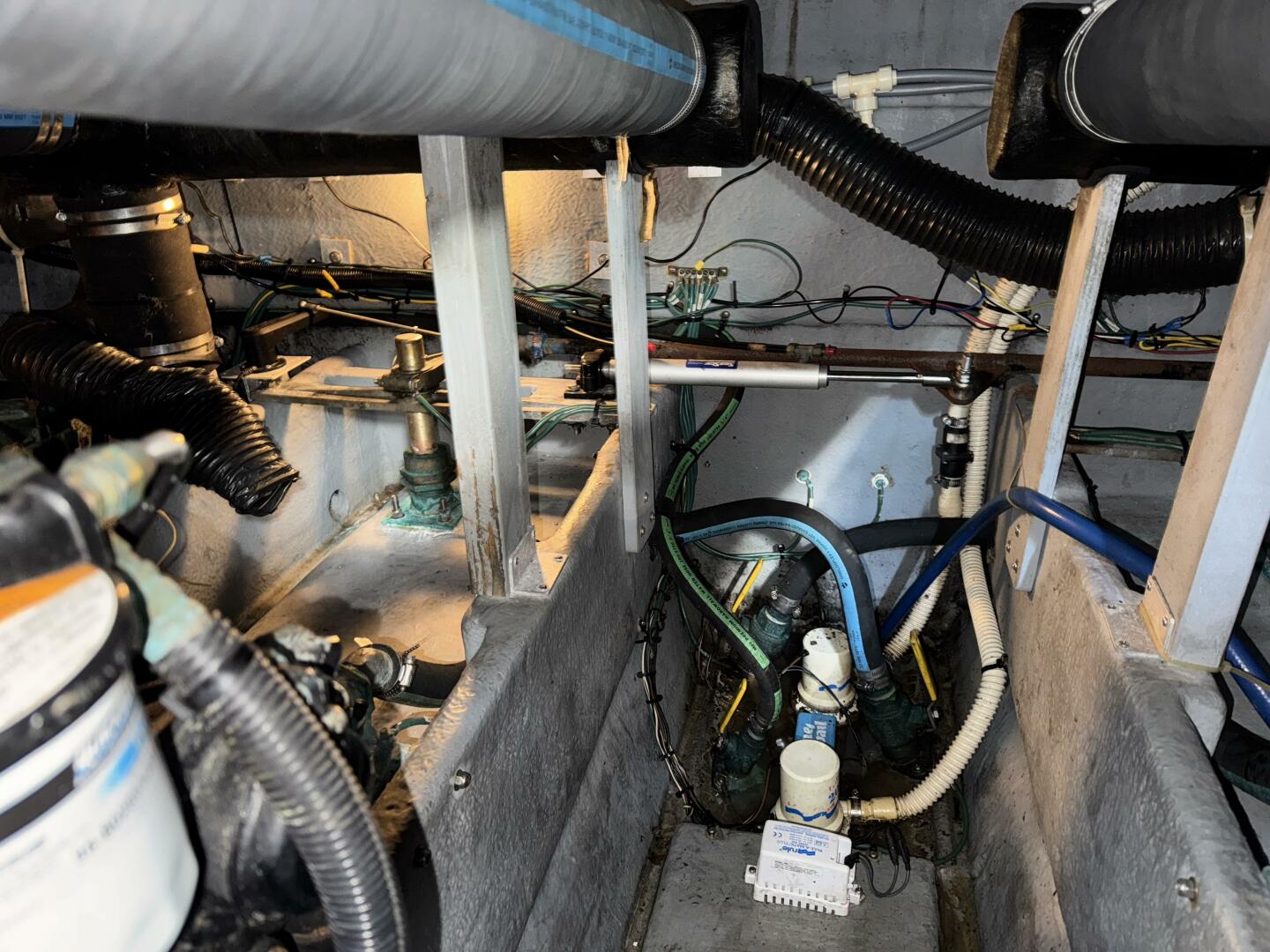 Slide: The Image of Sea Ray 37 Sundancer 1995 - 5276481