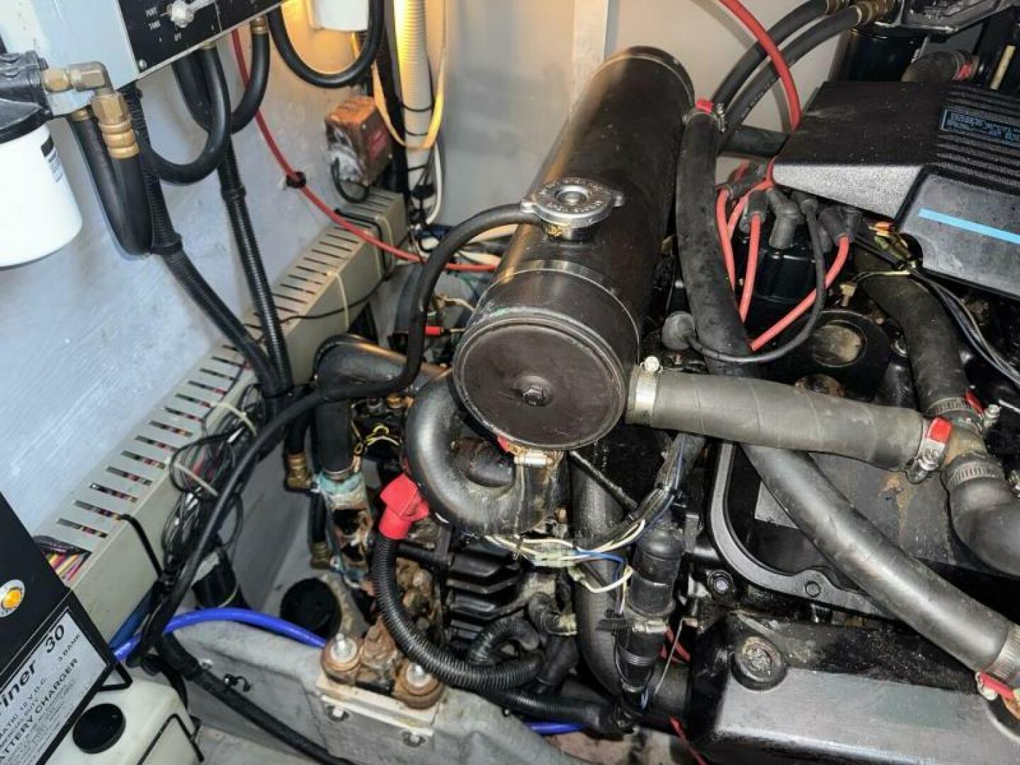 Slide: The Image of Sea Ray 37 Sundancer 1995 - 5276485