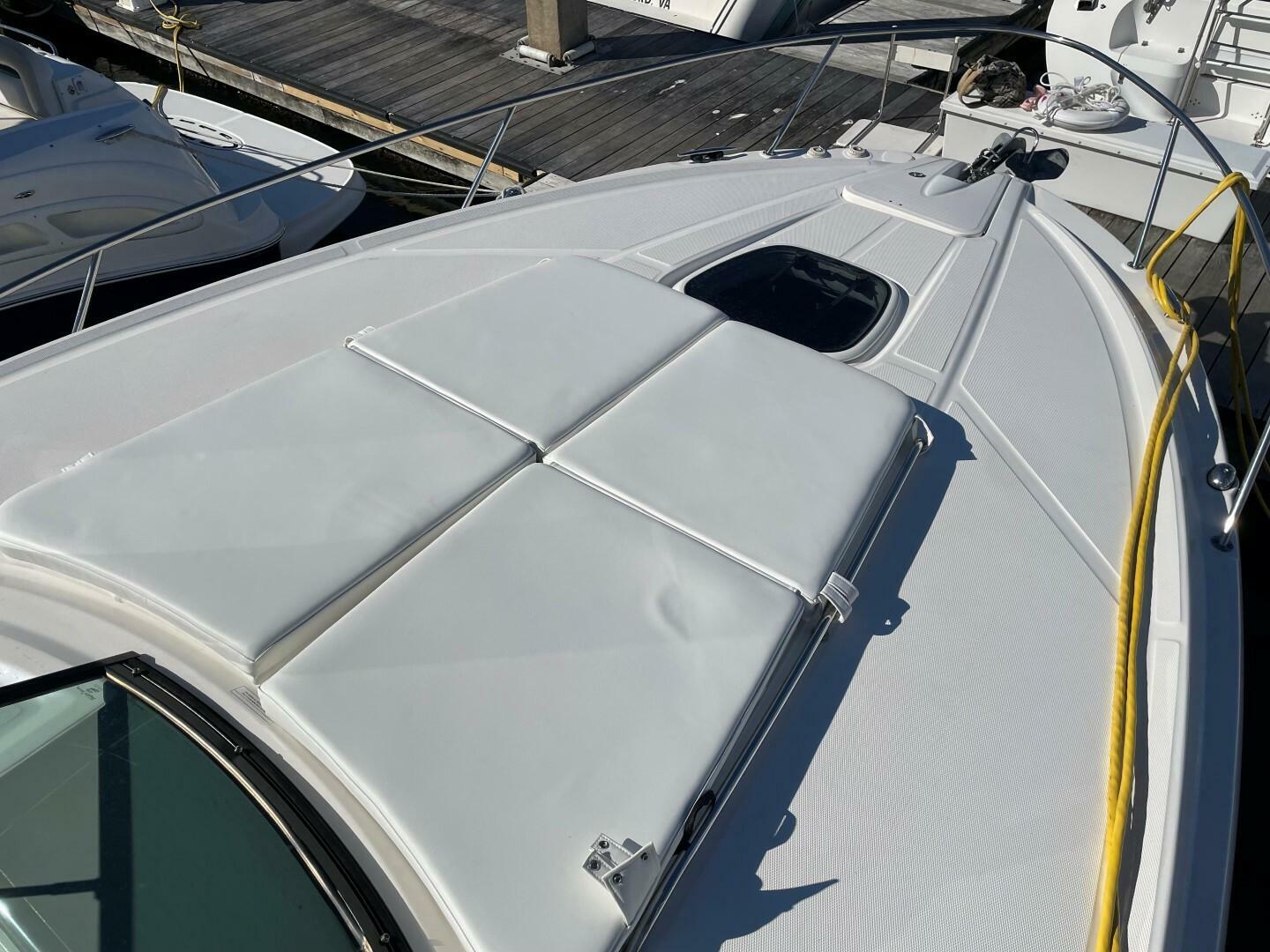 Slide: The Image of Sea Ray 37 Venture 2015 - 5014459