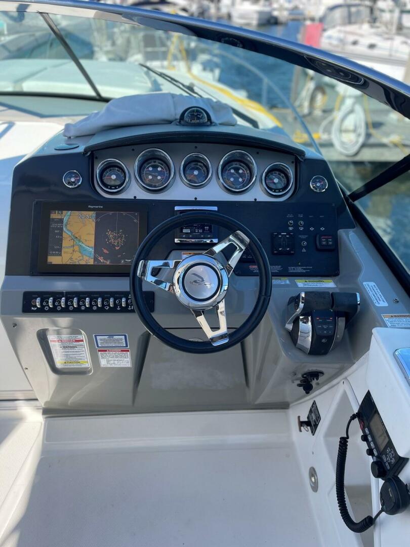 Slide: The Image of Sea Ray 37 Venture 2015 - 5014464