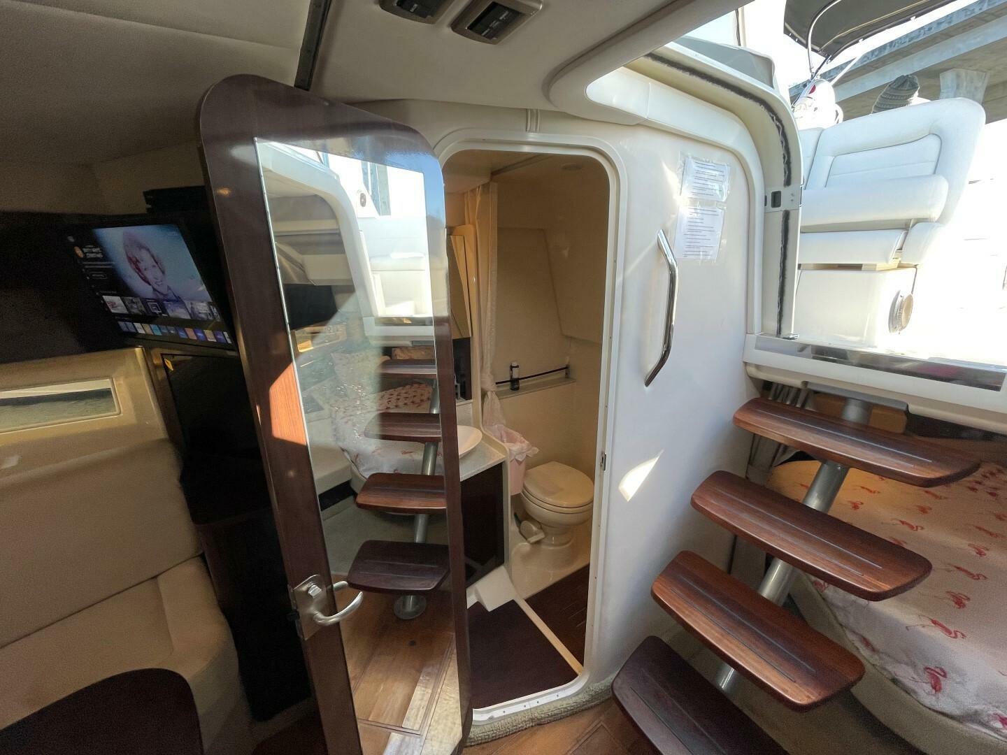 Slide: The Image of Sea Ray 37 Venture 2015 - 5014469