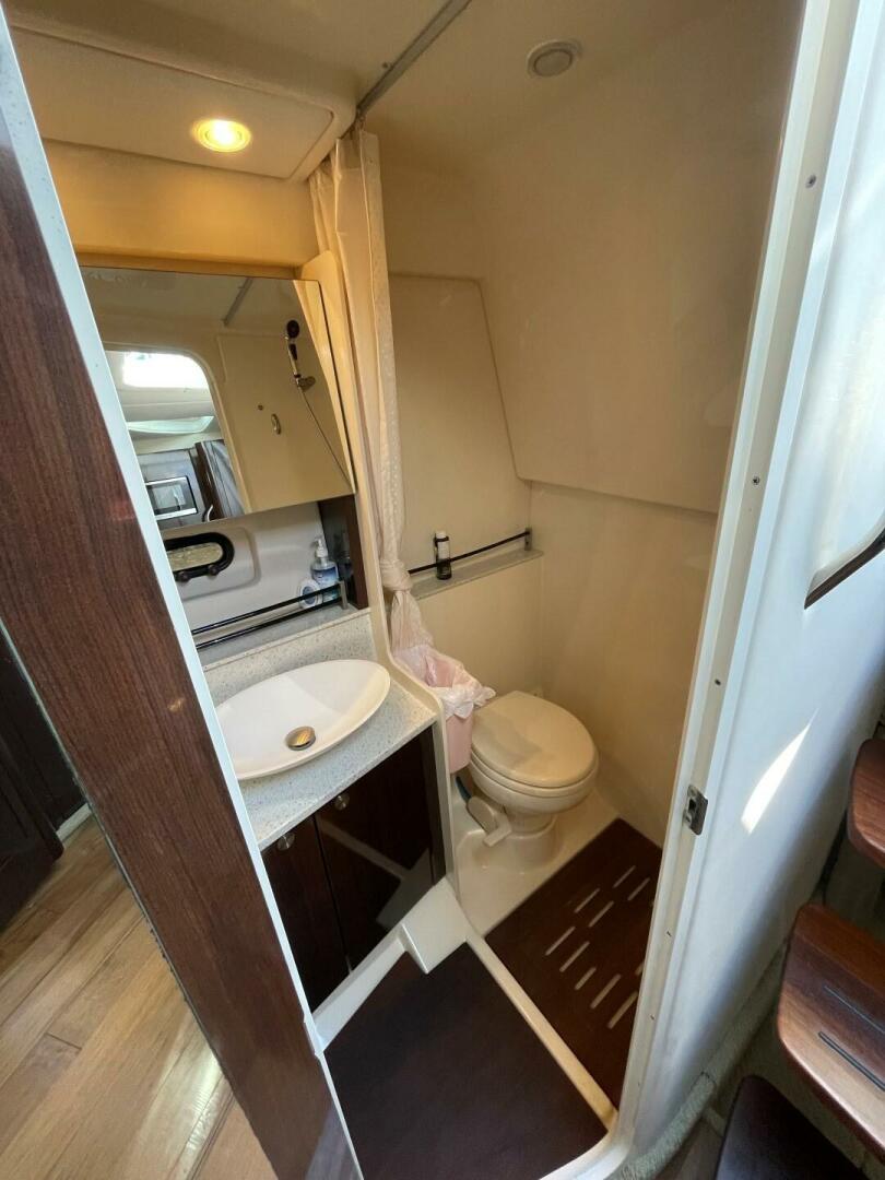 Slide: The Image of Sea Ray 37 Venture 2015 - 5014470