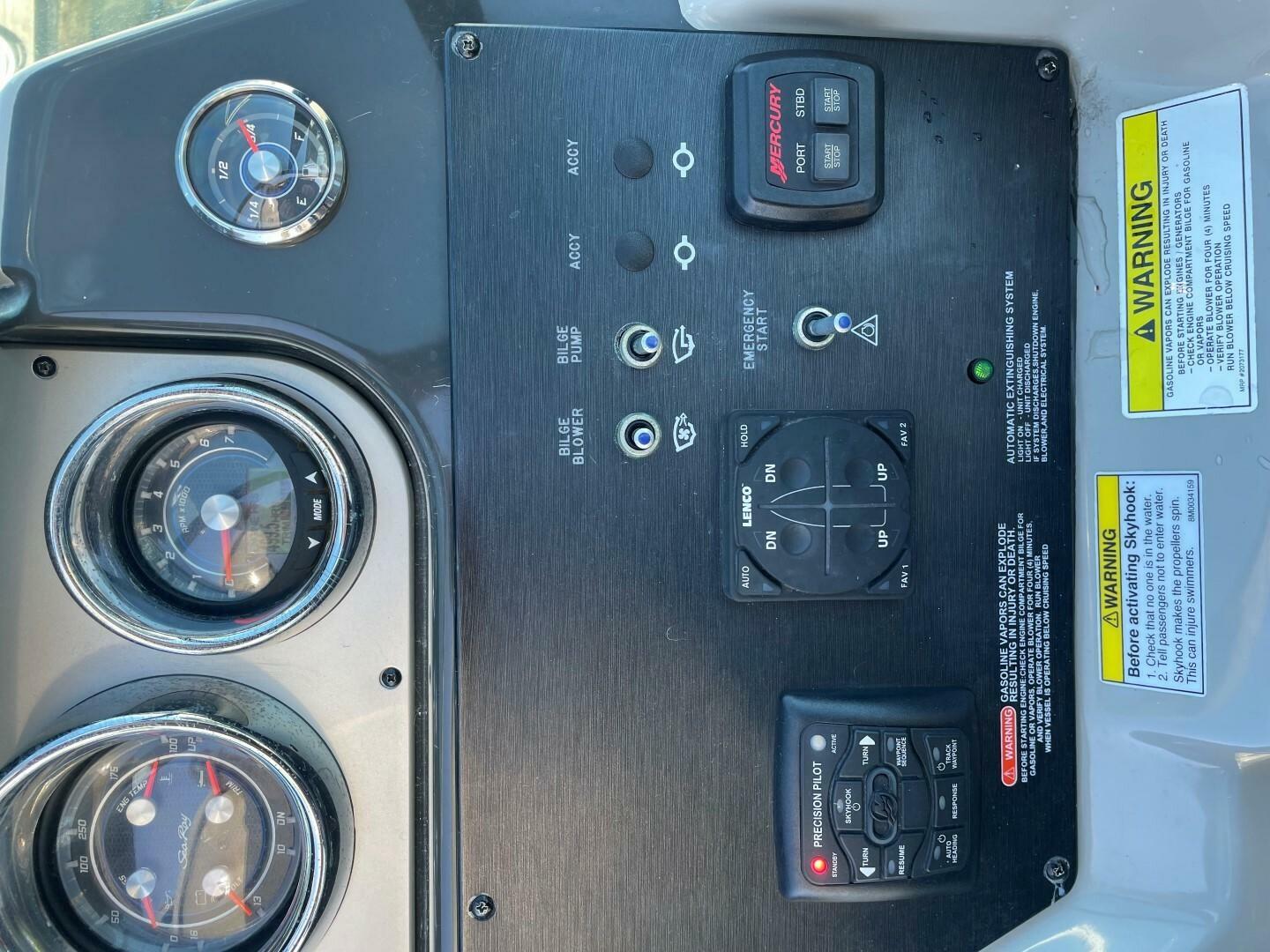 Slide: The Image of Sea Ray 37 Venture 2015 - 5014482