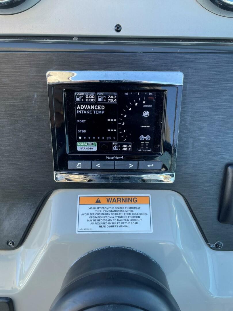 Slide: The Image of Sea Ray 37 Venture 2015 - 5014483