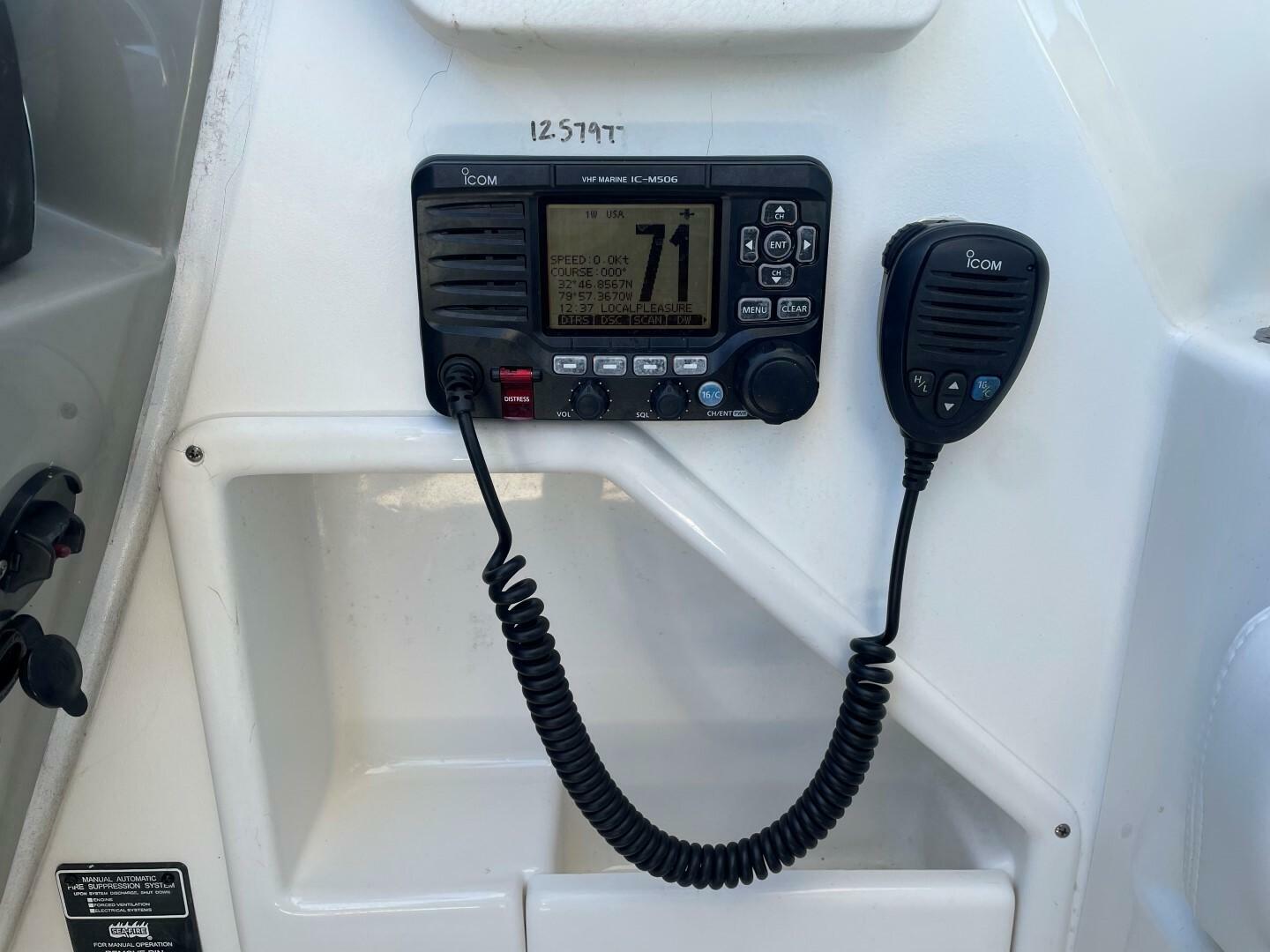 Slide: The Image of Sea Ray 37 Venture 2015 - 5014500