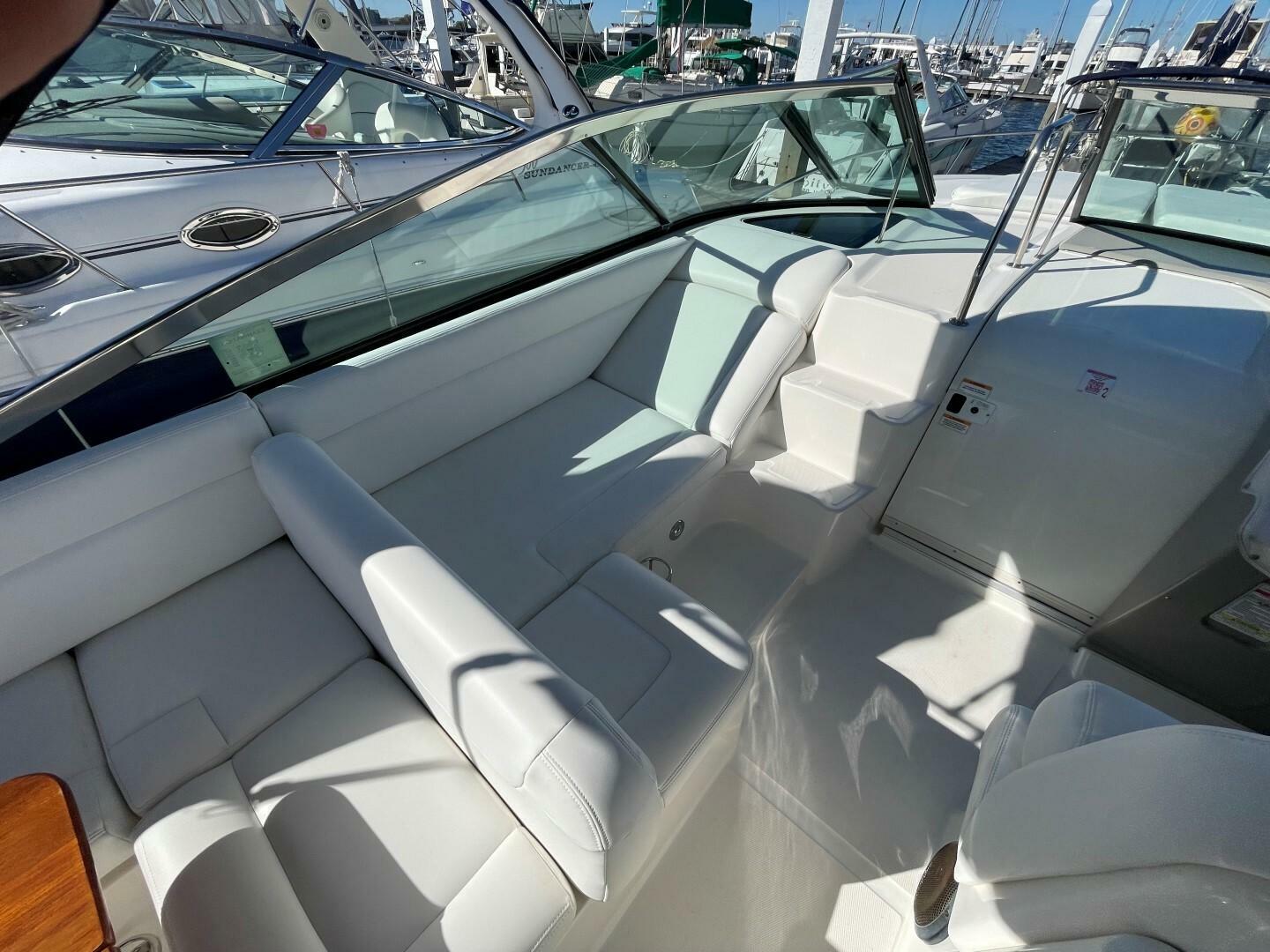 Slide: The Image of Sea Ray 37 Venture 2015 - 5014455