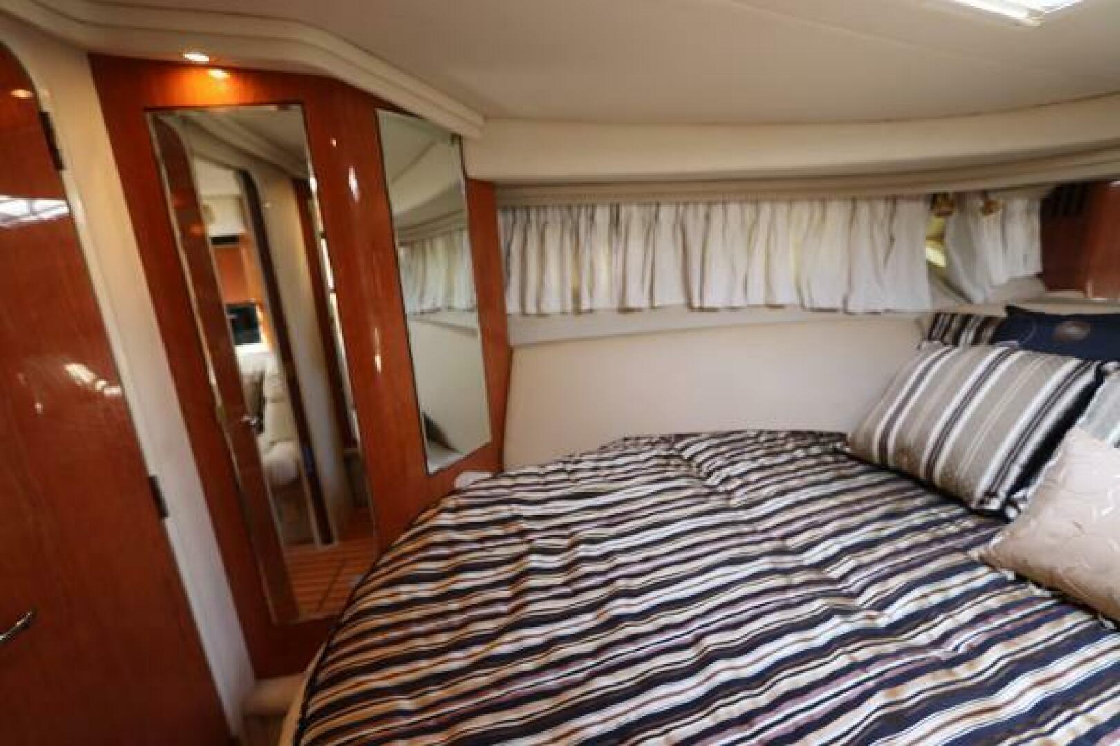 Slide: The Image of Sea Ray 380 Sundancer 1999 - 4999988