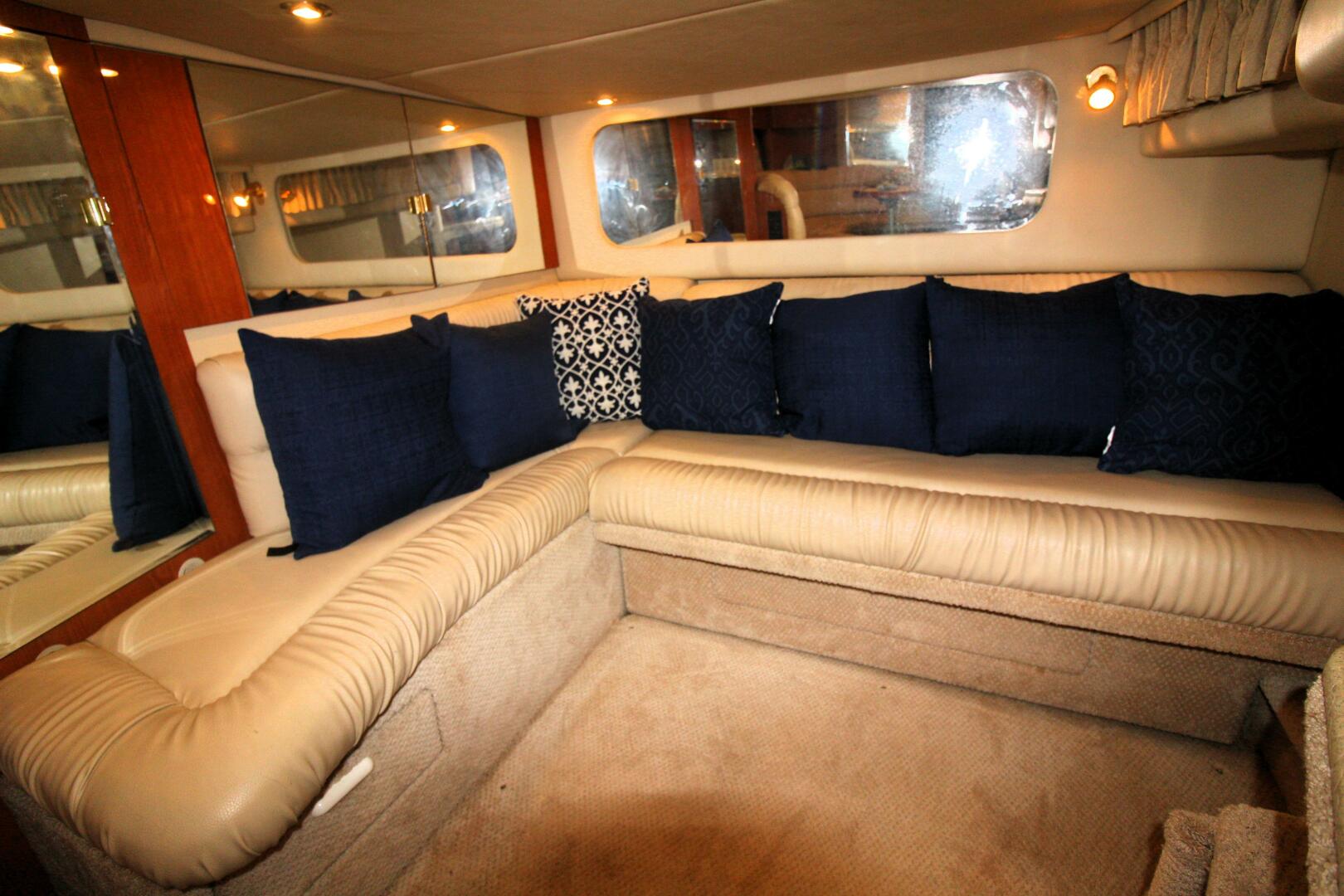 Slide: The Image of 2000 Sea Ray 380 Sundancer - 4339567