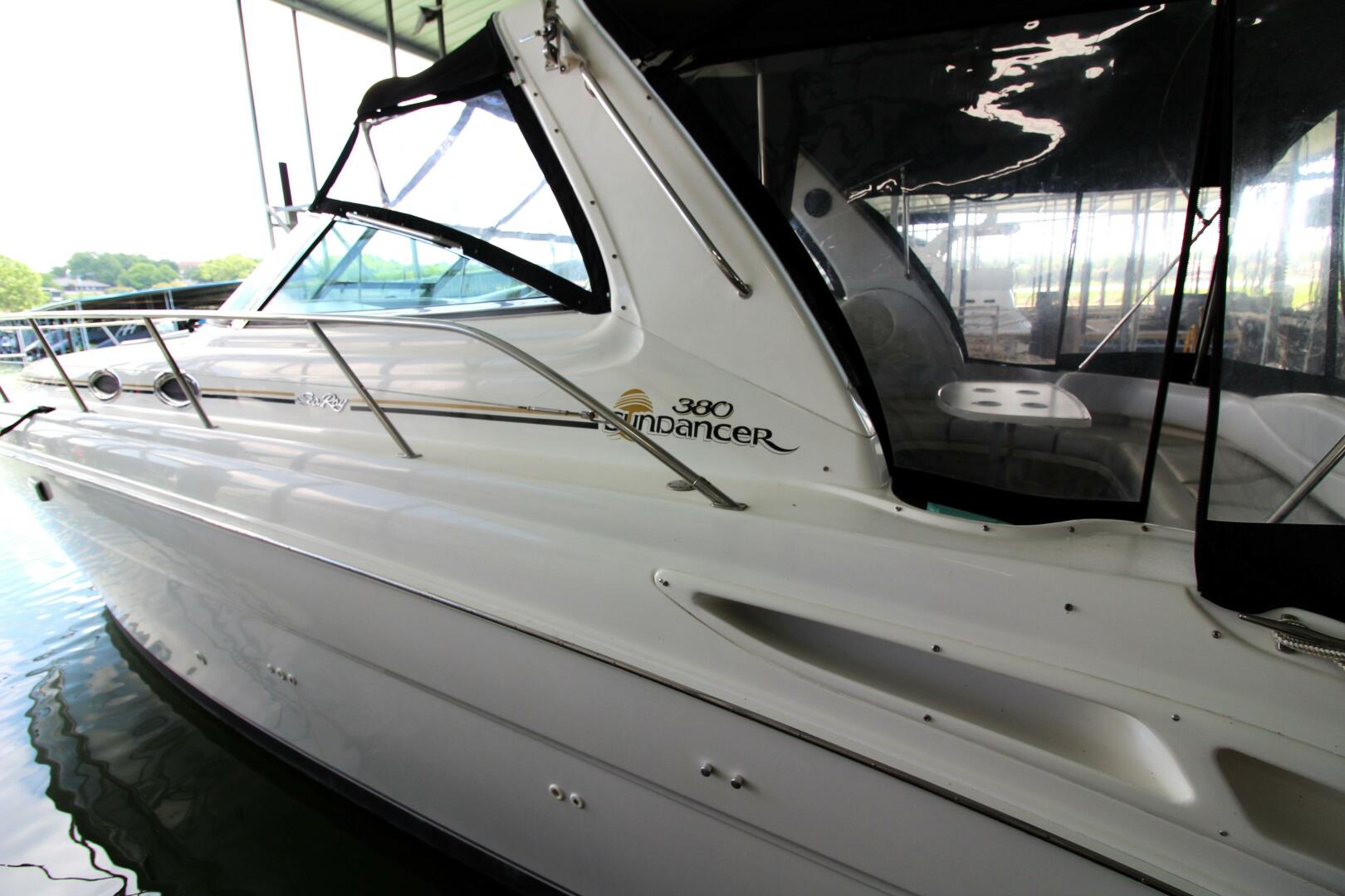 Slide: The Image of 2000 Sea Ray 380 Sundancer - 4339522