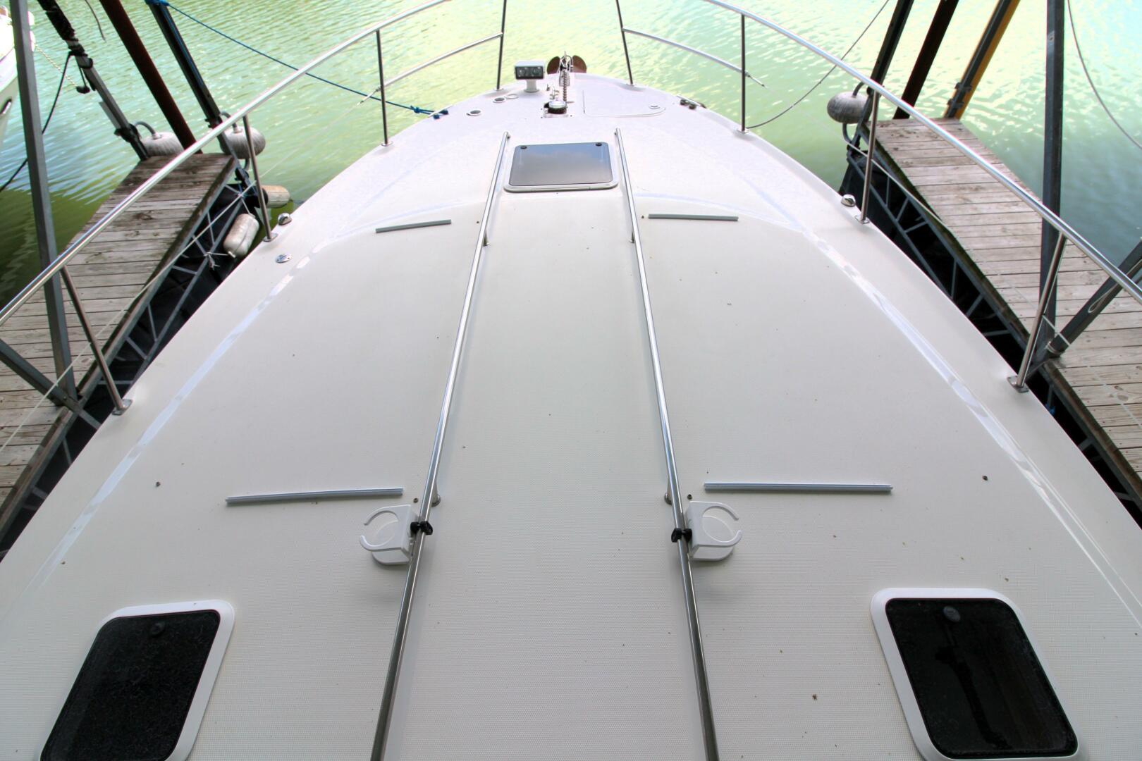 Slide: The Image of 2000 Sea Ray 380 Sundancer - 4339525