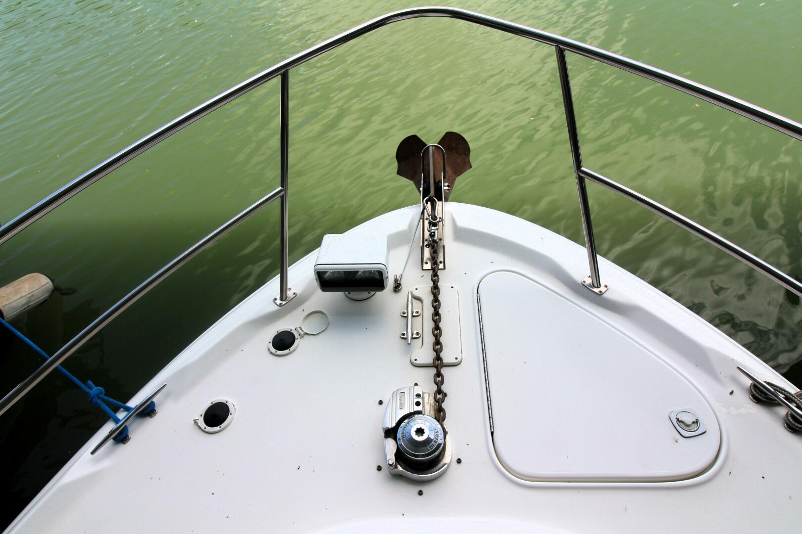 Slide: The Image of 2000 Sea Ray 380 Sundancer - 4339527