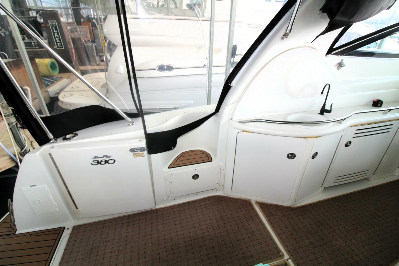 Slide: The Image of 2000 Sea Ray 380 Sundancer - 4339536