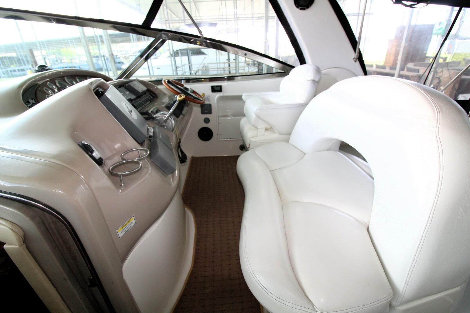 Slide: The Image of 2000 Sea Ray 380 Sundancer - 4339540