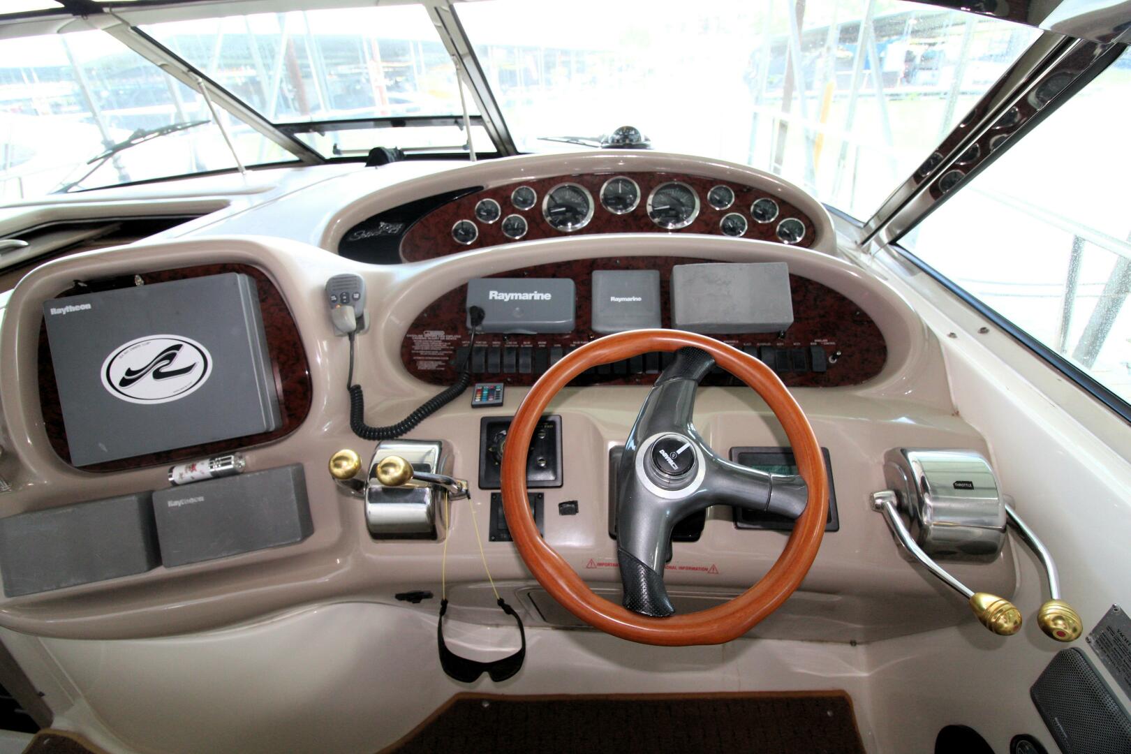 Slide: The Image of 2000 Sea Ray 380 Sundancer - 4339543