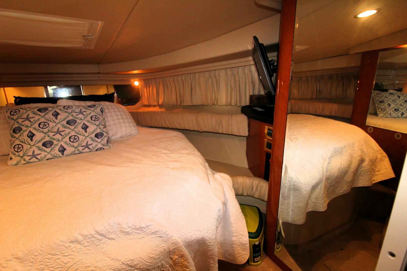 Slide: The Image of 2000 Sea Ray 380 Sundancer - 4339588