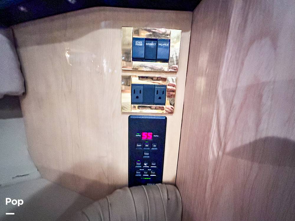 Slide: The Image of Sea Ray 380 Sundancer 2000 - 67