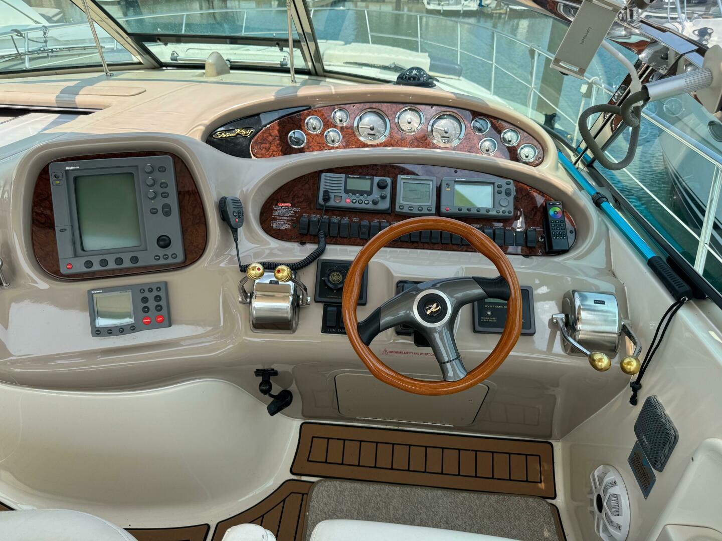 Slide: The Image of Sea Ray 380 Sundancer 2001 - 4524409
