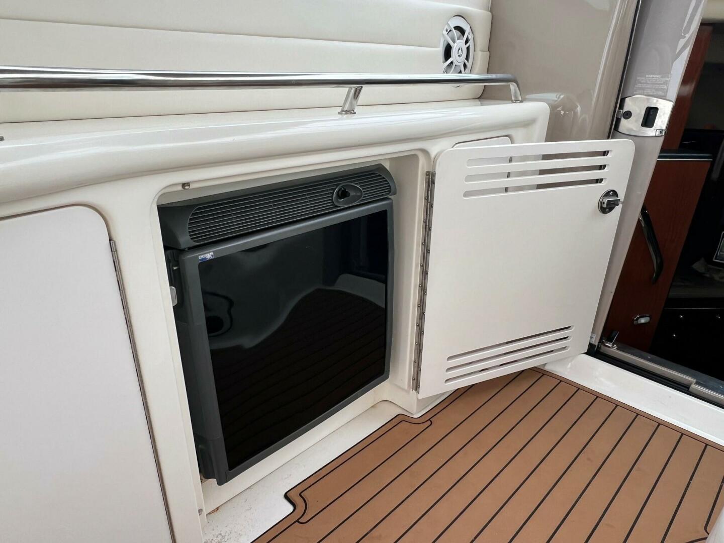 Slide: The Image of Sea Ray 380 Sundancer 2002 - 4714801