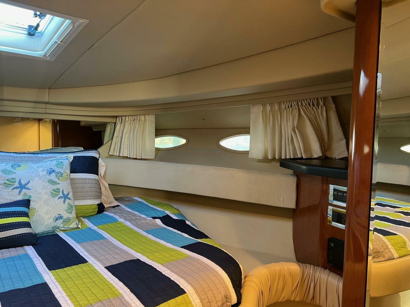 Slide: The Image of Sea Ray 380 Sundancer 2002 - 4726356