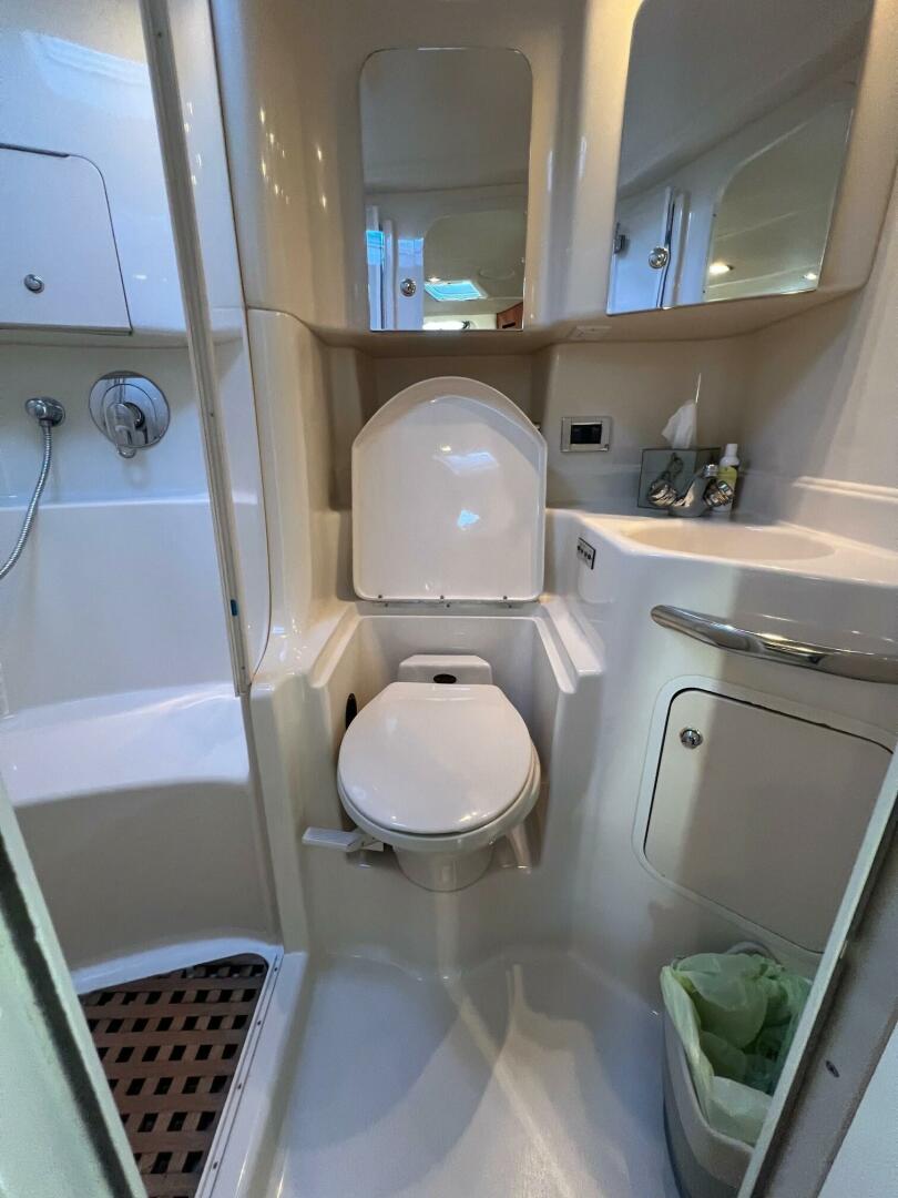Slide: The Image of Sea Ray 380 Sundancer 2002 - 4726360