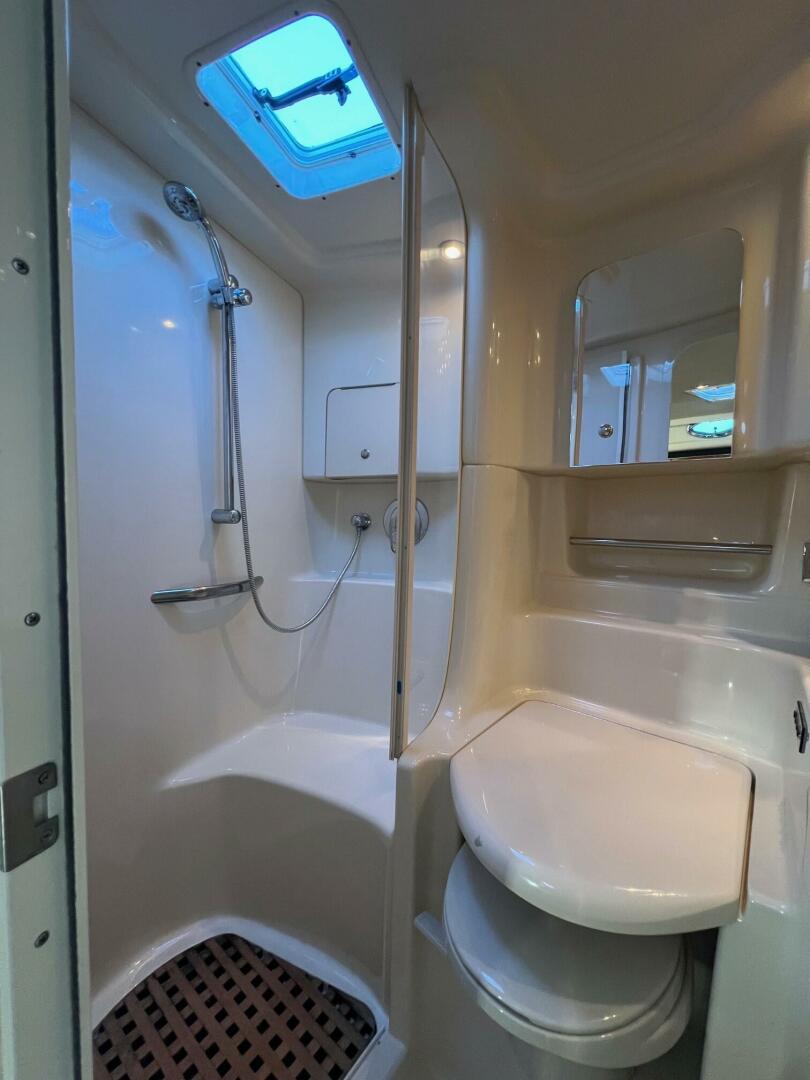 Slide: The Image of Sea Ray 380 Sundancer 2002 - 4726359