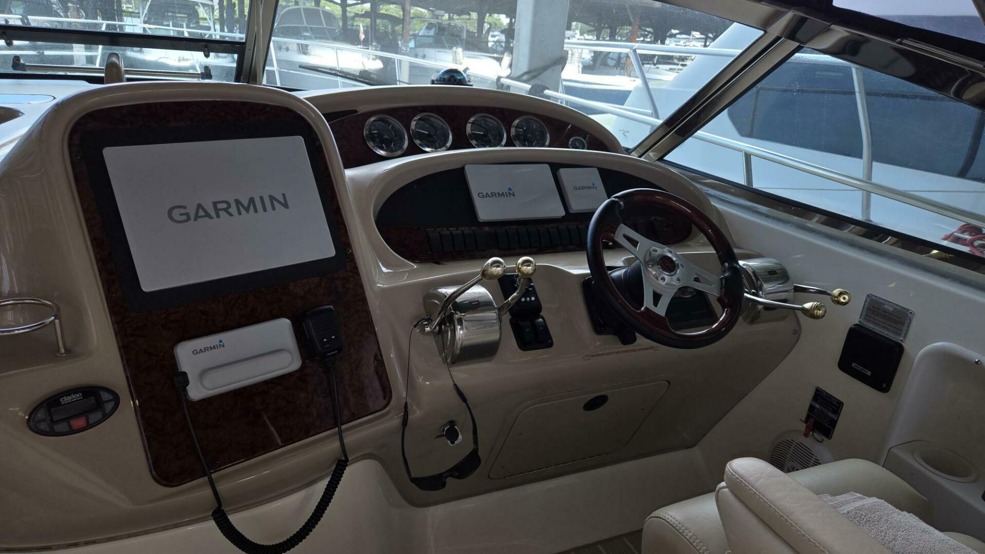 Slide: The Image of Sea Ray 380 Sundancer 2004 - 5342154