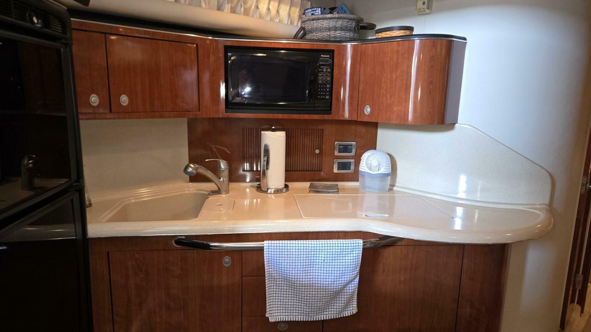 Slide: The Image of Sea Ray 380 Sundancer 2004 - 5342128