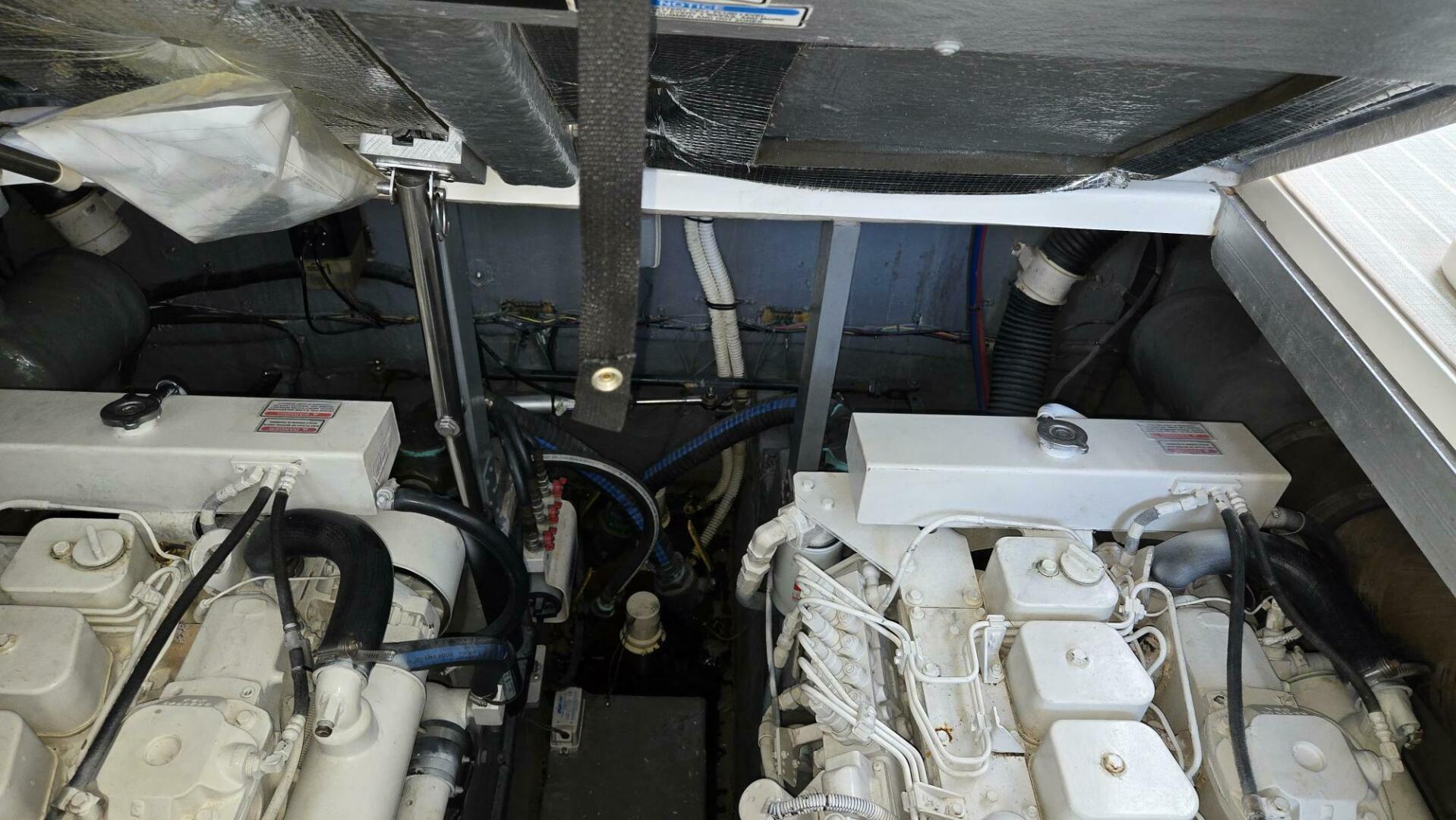 Slide: The Image of Sea Ray 380 Sundancer 2004 - 5342149