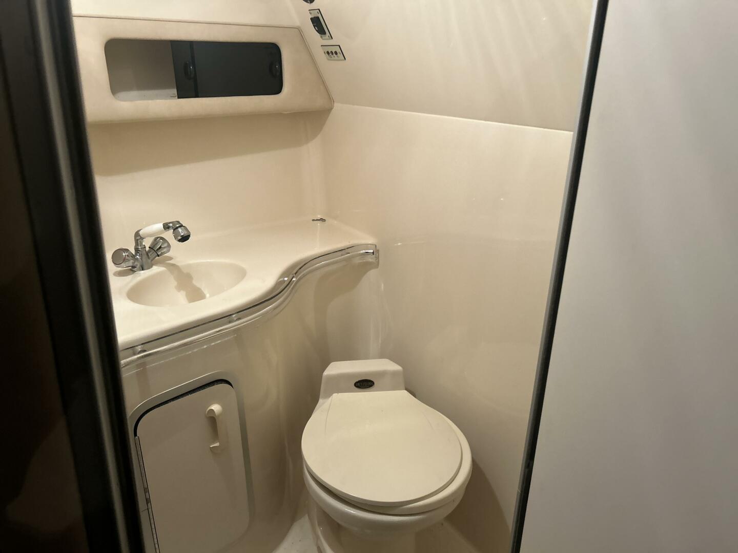 Slide: The Image of Sea Ray 38 SS 1995 - 5150813