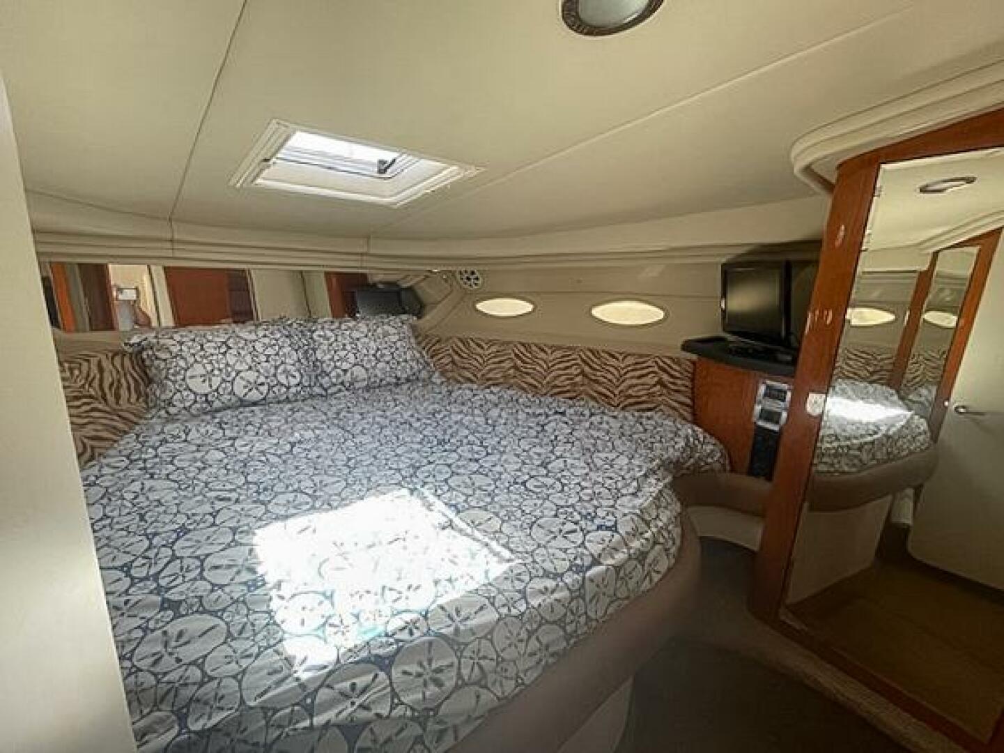 Slide: The Image of 1999 Sea Ray 38 Sundancer Ex - BAD HABIT - 4395292