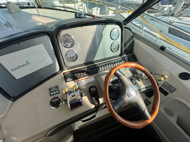 Slide: The Image of Sea Ray 38 Sundancer 2006 - 14