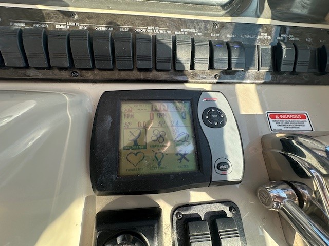 Slide: The Image of Sea Ray 38 Sundancer 2006 - 17