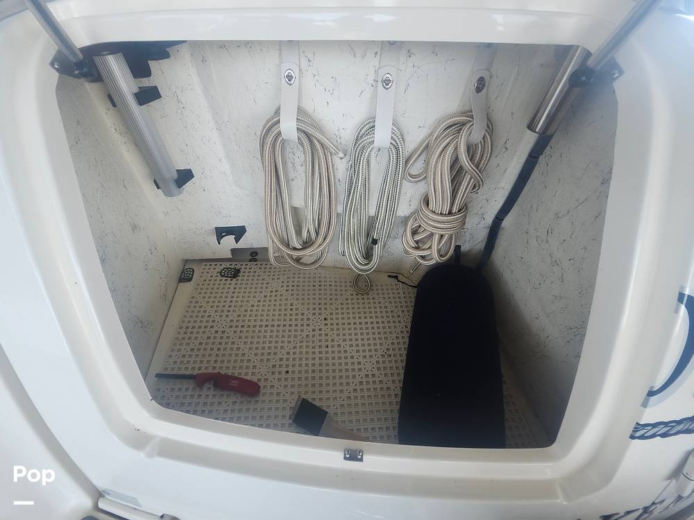 Slide: The Image of Sea Ray 38 Sundancer 2006 - 18