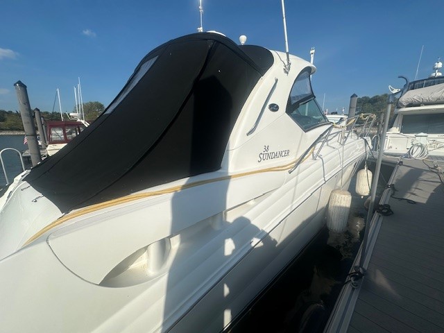 Slide: The Image of Sea Ray 38 Sundancer 2006 - 2