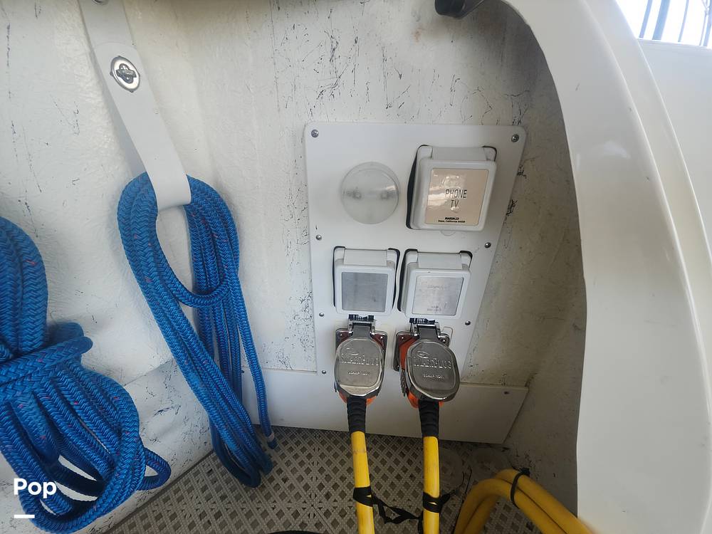 Slide: The Image of Sea Ray 38 Sundancer 2006 - 20