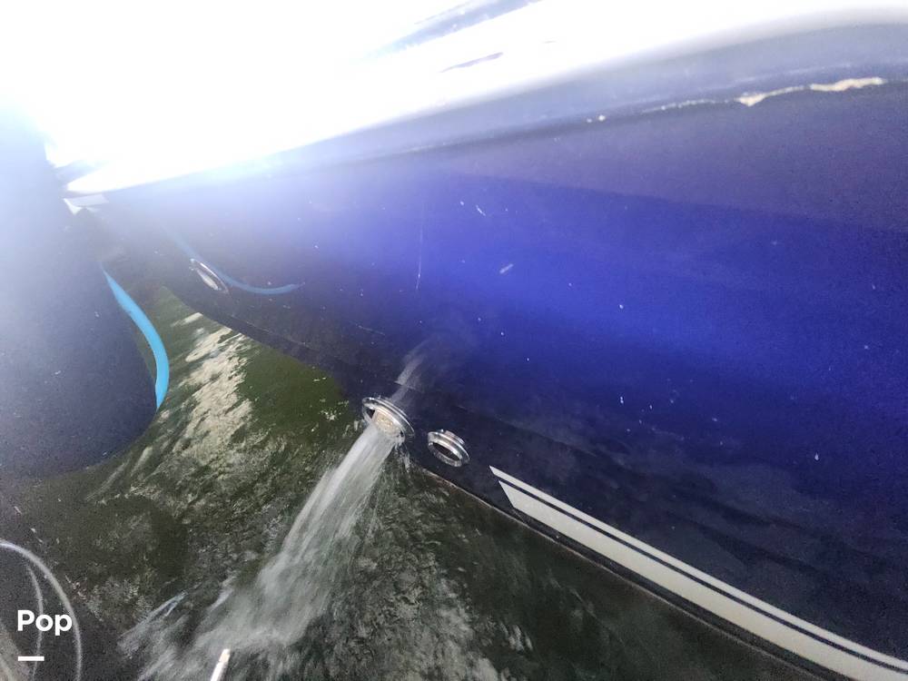 Slide: The Image of Sea Ray 38 Sundancer 2006 - 22