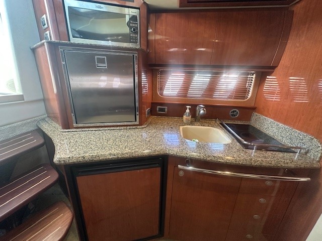 Slide: The Image of Sea Ray 38 Sundancer 2006 - 27