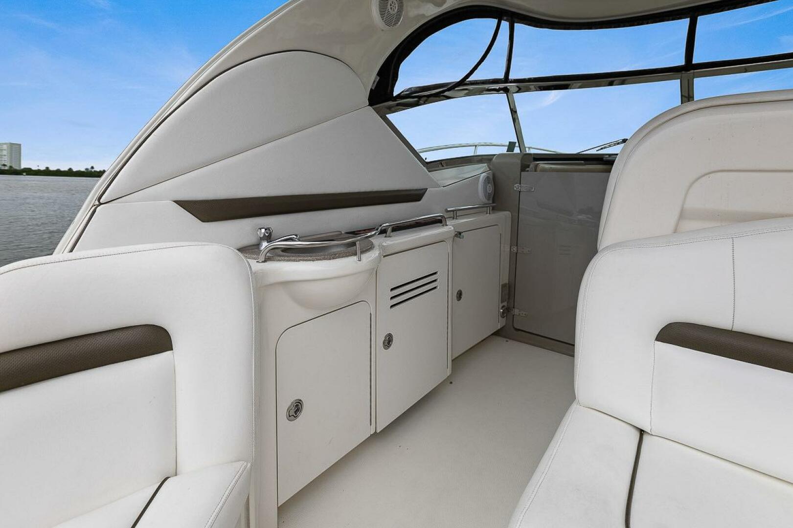 Slide: The Image of Sea Ray 38 Sundancer 2006 - 5458802