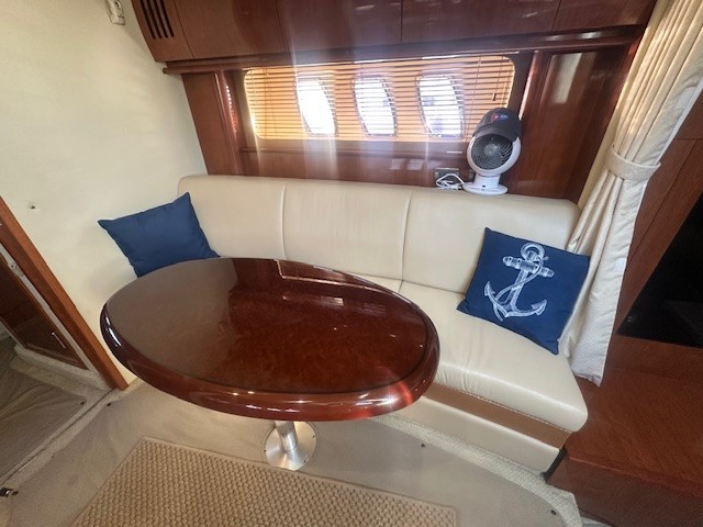 Slide: The Image of Sea Ray 38 Sundancer 2006 - 29