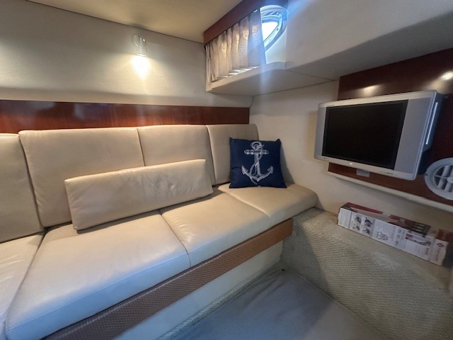 Slide: The Image of Sea Ray 38 Sundancer 2006 - 31